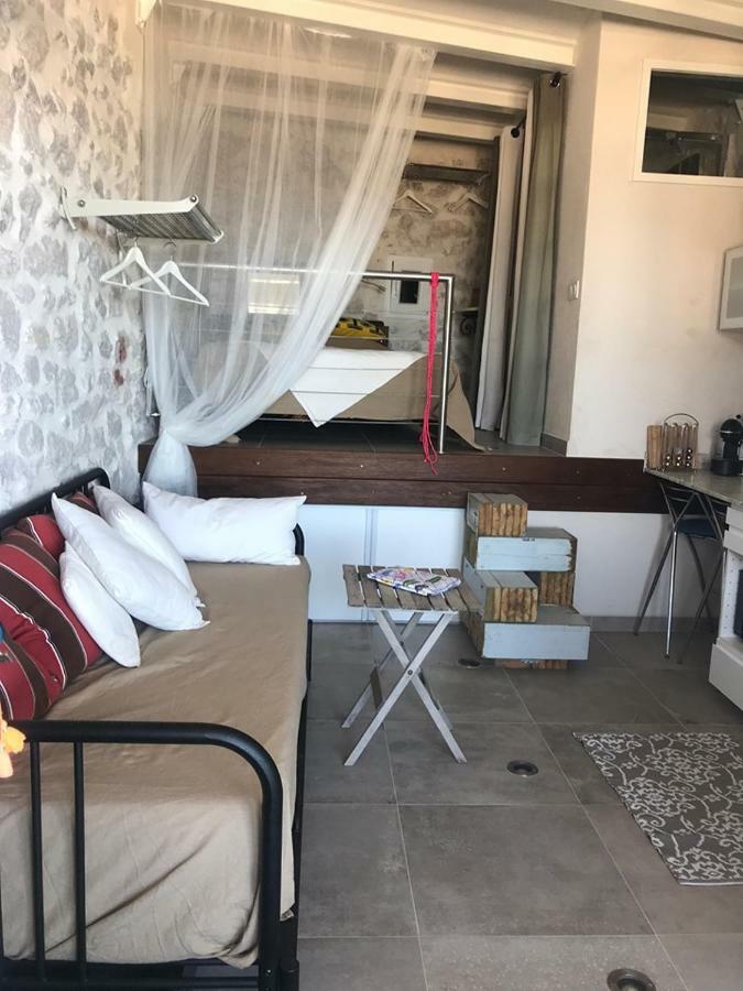 Le Cabanon Bleu Sur La Plage Marseille Exteriör bild