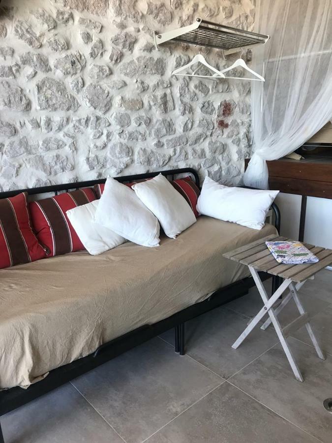 Le Cabanon Bleu Sur La Plage Marseille Exteriör bild