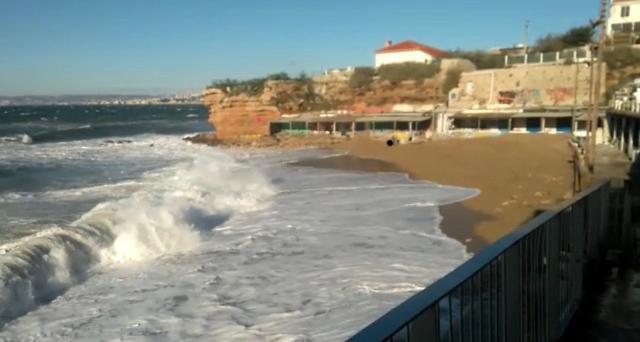Le Cabanon Bleu Sur La Plage Marseille Exteriör bild
