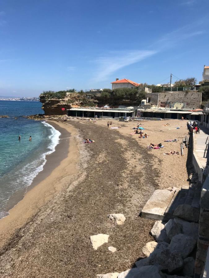 Le Cabanon Bleu Sur La Plage Marseille Exteriör bild